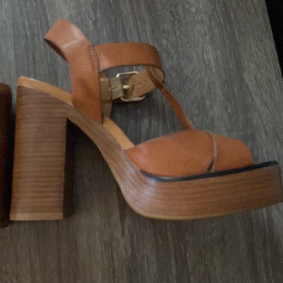 Aldo chestnut colored heels - Picture 2 of 4